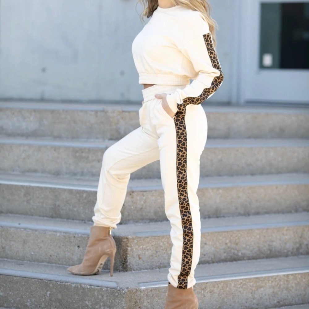 Kittenish jogger set